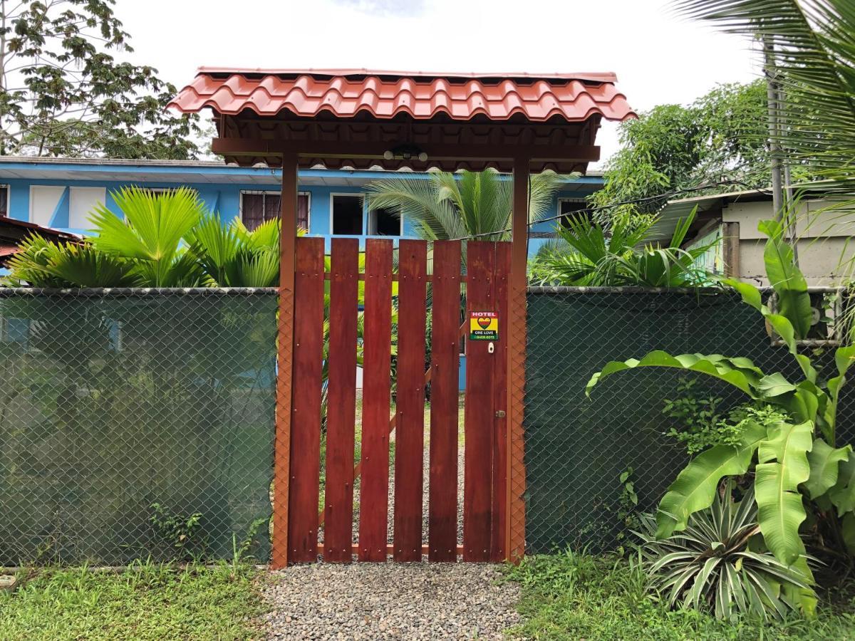 Hotel One Love Puerto Viejo Puerto Viejo de Talamanca Экстерьер фото